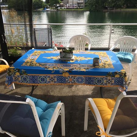 Lakefront Retreat House Sumner Екстериор снимка
