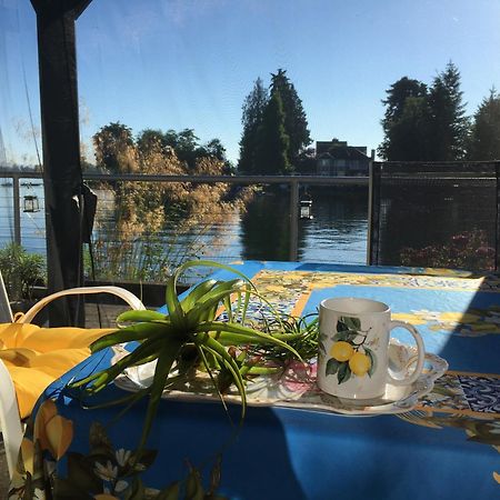 Lakefront Retreat House Sumner Екстериор снимка