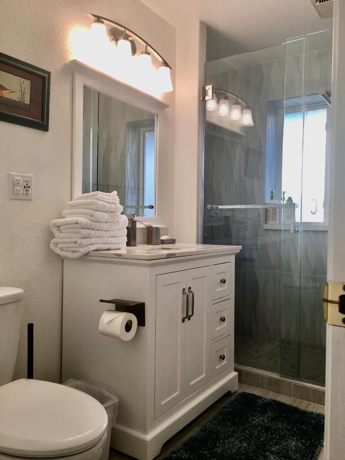 Lakefront Retreat House Sumner Екстериор снимка