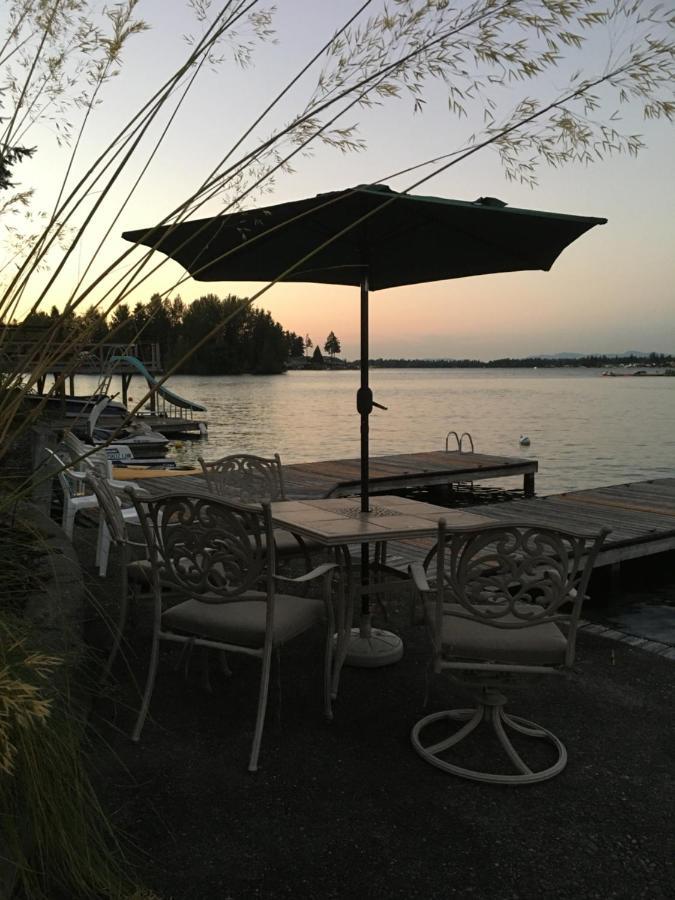 Lakefront Retreat House Sumner Екстериор снимка