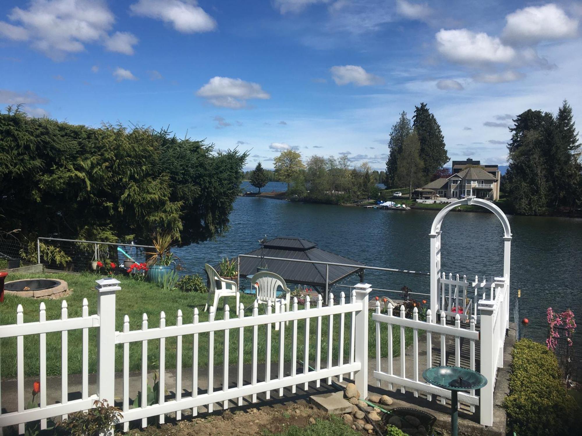 Lakefront Retreat House Sumner Екстериор снимка
